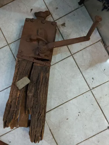 Chicão Antiguidade - Antiga ferramentas antiga.