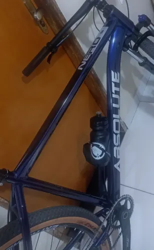 Vende-se quadro Absolute tamanho 21, com nota fiscal.