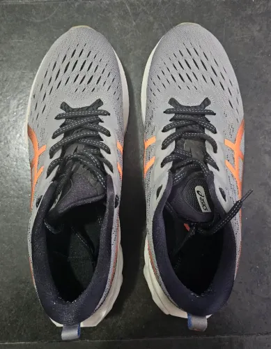 Tênis ASICS Novablast 2 Cinza Tam 41