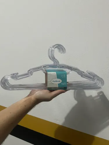 Cabides de acrílico- R$1,00 a unidade 