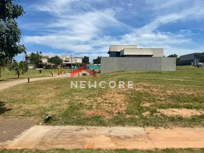 Lote em condomínio em Rodovia Engenheiro João Baptista Cabral Renno - Samambaia Parque Res