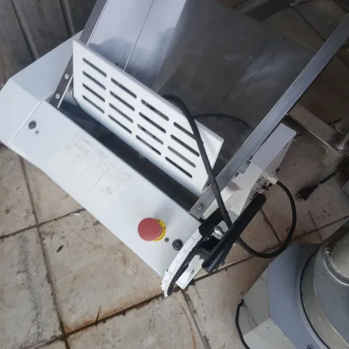 Cilindro 39 centímetros marca gastromaq monofasico mesa inox 