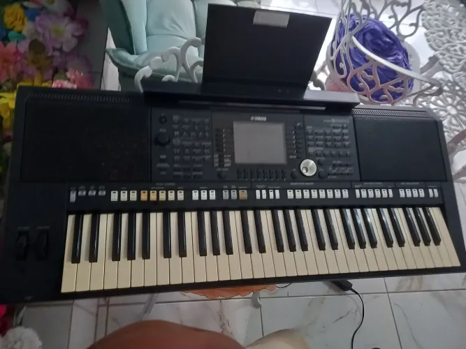 TECLADO PSR s950 