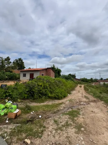 Dois terrenos