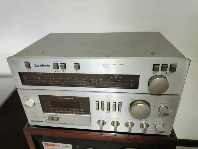 Amplificador Gradiente 246 + Tuner