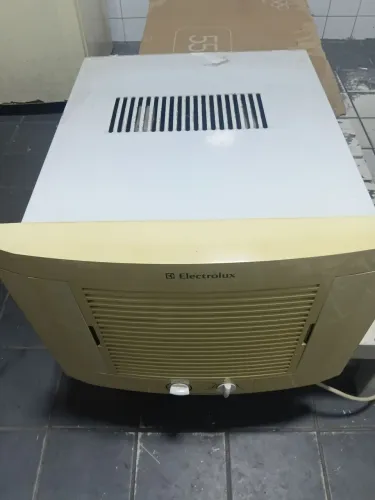 Vendo ar condicionado usado.