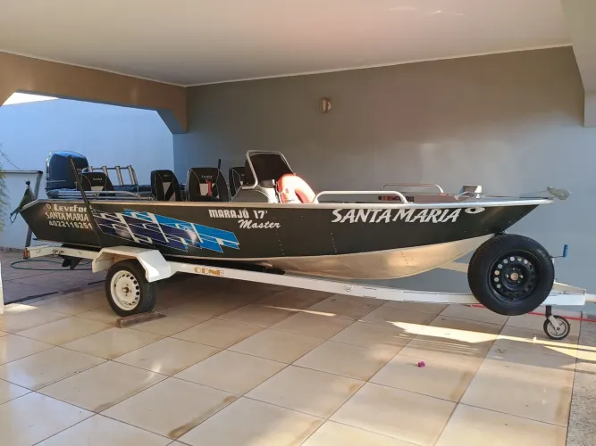 Lancha Levefort Marajó Master 17 - Motor Yamaha 90 HP - conjunto ano 2015.