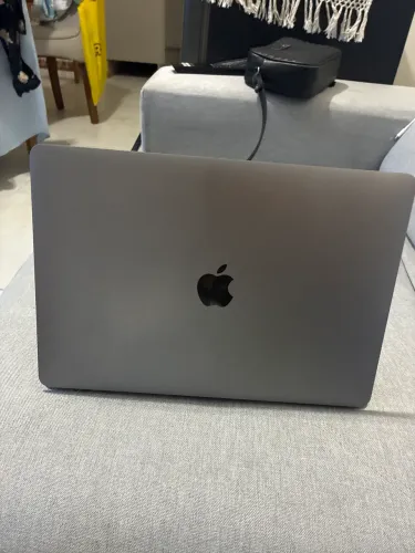 MacBook Pro M2