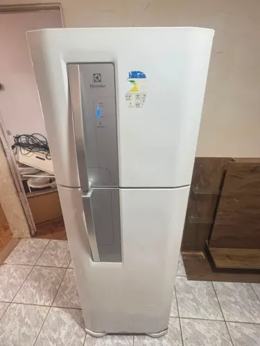 Geladeira Eletrolux Frost Free 