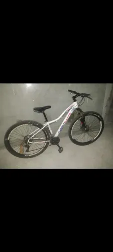 BICICLETA SEMI NOVA