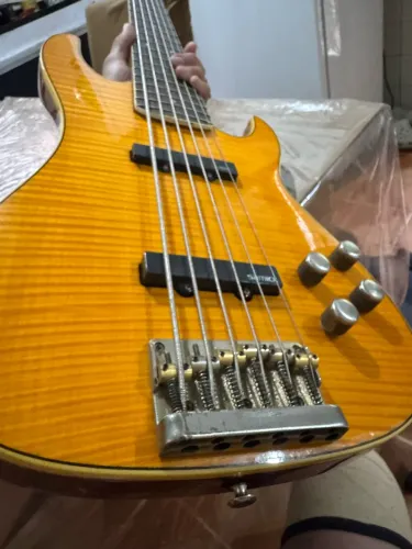 CONTRA BAIXO SAMICK 6 CORDAS