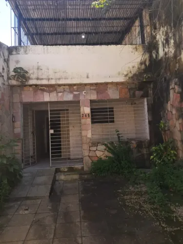 Casa para venda tem 161 metros quadrados com 4 quartos em Afogados - Recife - Pernambuco