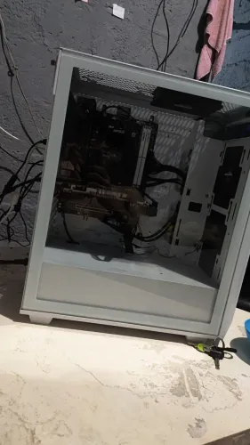 Realizo montagem de PC
