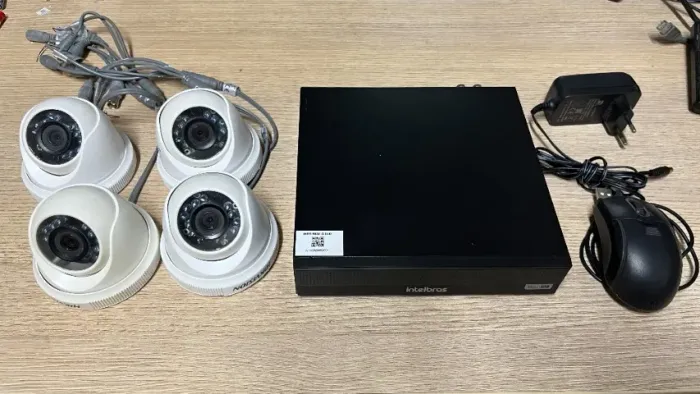 Kit Dvr Intelbras com 4 câmeras 