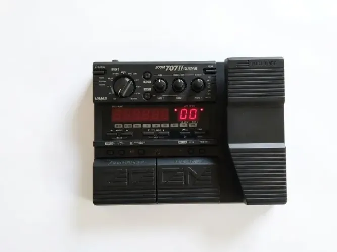 Pedaleira Zoom 707 lI Guitar