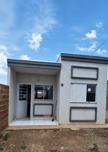 Ágio de casa a venda por motivo de saúde. Bairro tranquilo e familiar