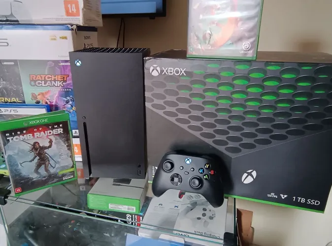 Poderoso Xbox séries x impecável!