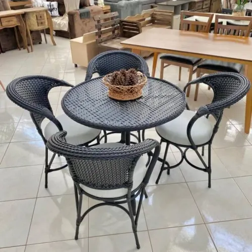 Conjunto de mesa com 4 cadeiras