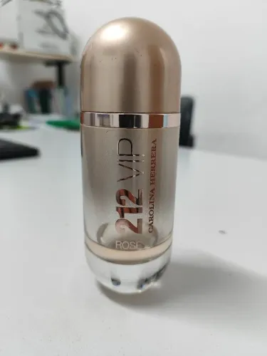 PERFUME 212 VIP ROSÉ