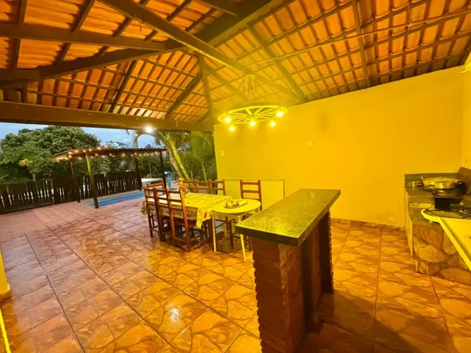 Vendo casa em Nerópolis em condomínio com 3 quartos 1 suíte piscina e churrasqueira