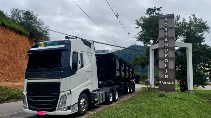 FH 540 6x4 + CARRETA ESTRADA 4?EIXO 