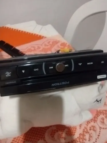 Vendo esse toca cd pósitron via bluetooth só está faltando o cabo