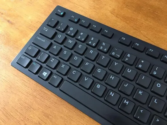 Teclado Multimídia Dell KB216 - ABNT2 - Chiclete  