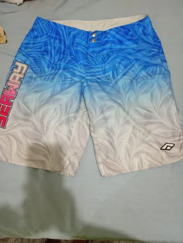 Vende-se está bermuda seaway original.
