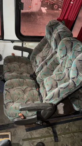 Bancos de ônibus rodoviário