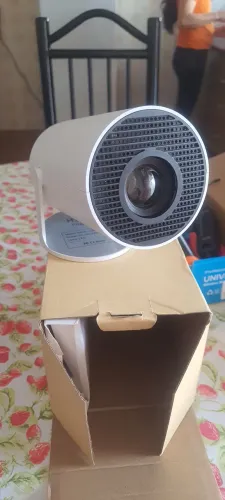 Projetor lindo ótima imagem falar com moraes *