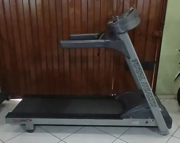 Ate 4x sem Juros - Esteira Elétrica Total Health TRX280 - 200 Kg - 18 Km - Profissional 
