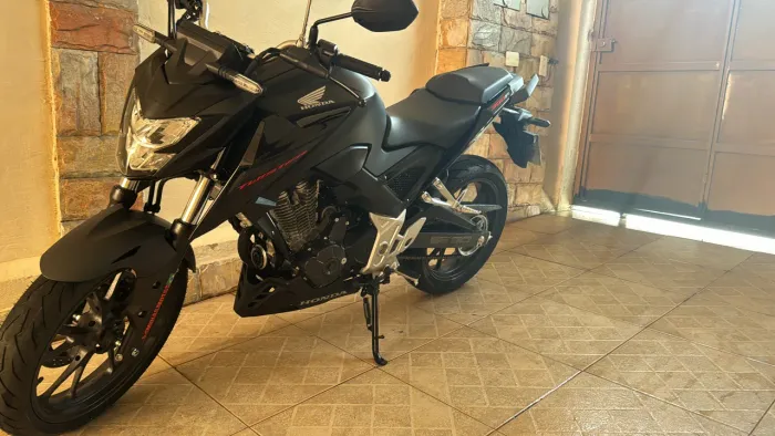 CB 300  CBS 