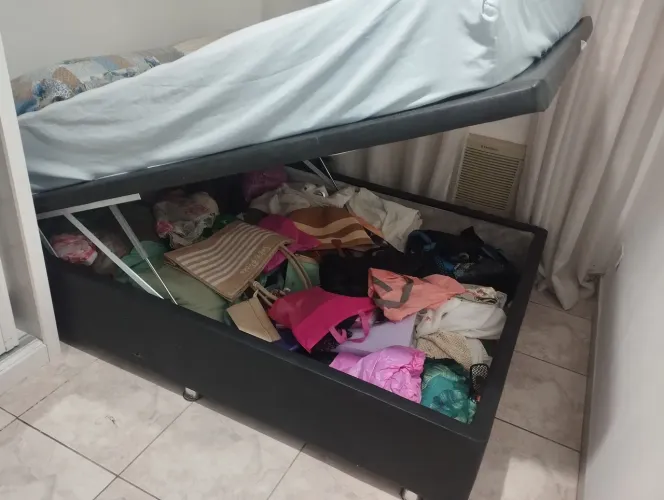 Cama box 1,88 x 1,38 sem colchão