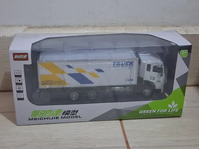 Miniatura caminhão elétrico scala 1/32 leia descrição