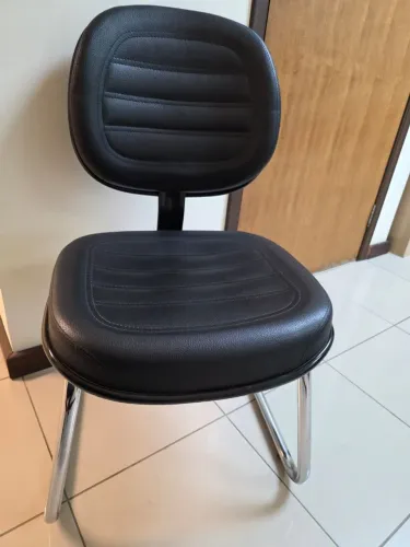 Cadeira Fixa Executiva Pé Cromado