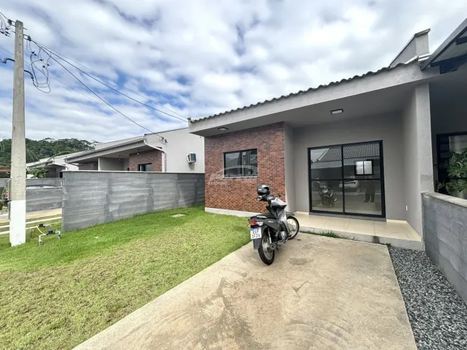 Imóvel com aproximadamente 70m², contendo 02 dormitórios sendo 01 suíte, ampla sala de est