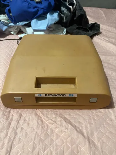 Máquina de escrever remington 25
