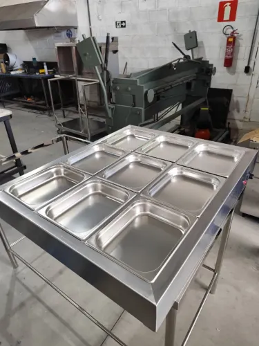 Buffet self service quente p/ 12 GNs 2150×1020×1450