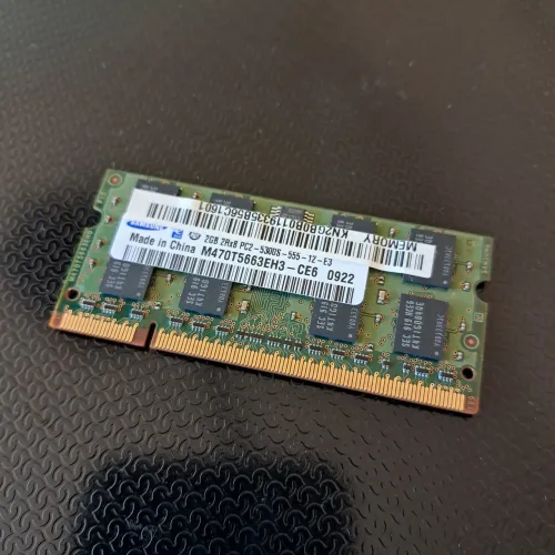 Memória RAM Samsung 2GB DDR2 667Mhz PC2-5300S