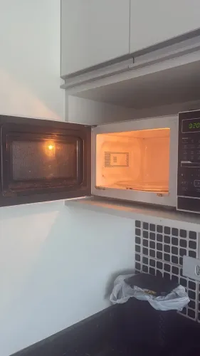 Microondas Midea Funcionando
