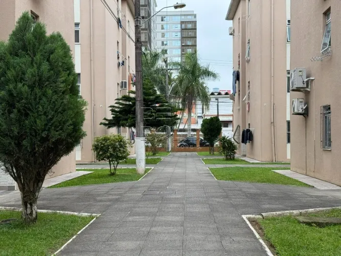 Apartamento com 2 dormitórios em Barreiros