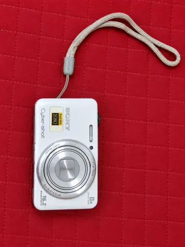 Sony Cyber-shot DSC-WX60 - 16.2 MP | Zoom Óptico 8x | Full HD