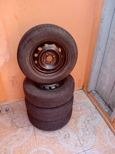 Rodas 13 com Pneus