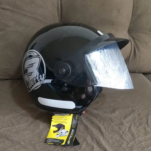 Capacete novo, tamanho 58.