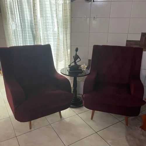 Vendo duas lindas poltronas