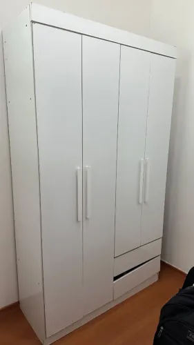 Guarda roupa + cômoda