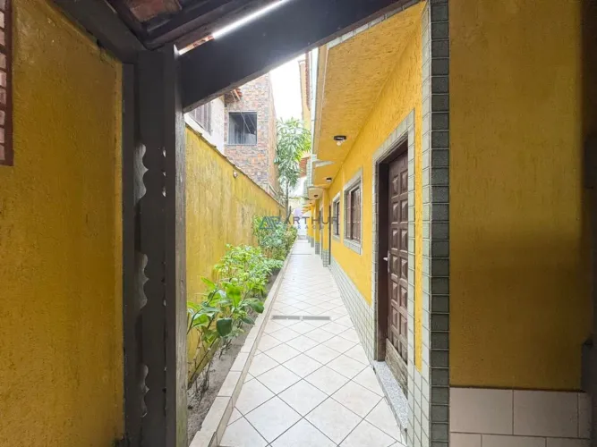 Casa de Condomínio à venda em Praia Grande no JD. Imperador com 1 dormitório