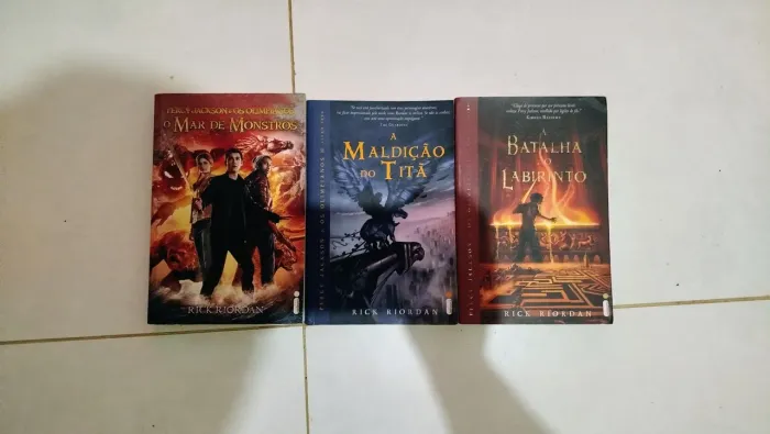 3 Livros Percy Jackson (Vols 2,3 e 4)