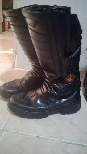 Bota coturno cano longo