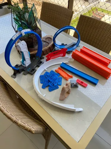 Pistas,loops e decorações de carrinhos de hot wheels